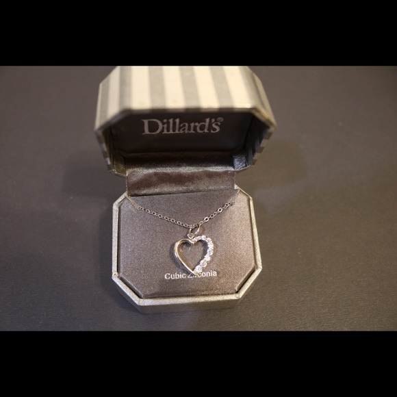New in box Dillard’s heart shape silver necklace - Picture 2 of 4